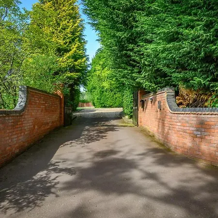 Stratford-Upon-Avon 4Br Family Mansion On 1 Acre With Pool, Gym & Bbq! Villa Henley-in-Arden Exterior photo