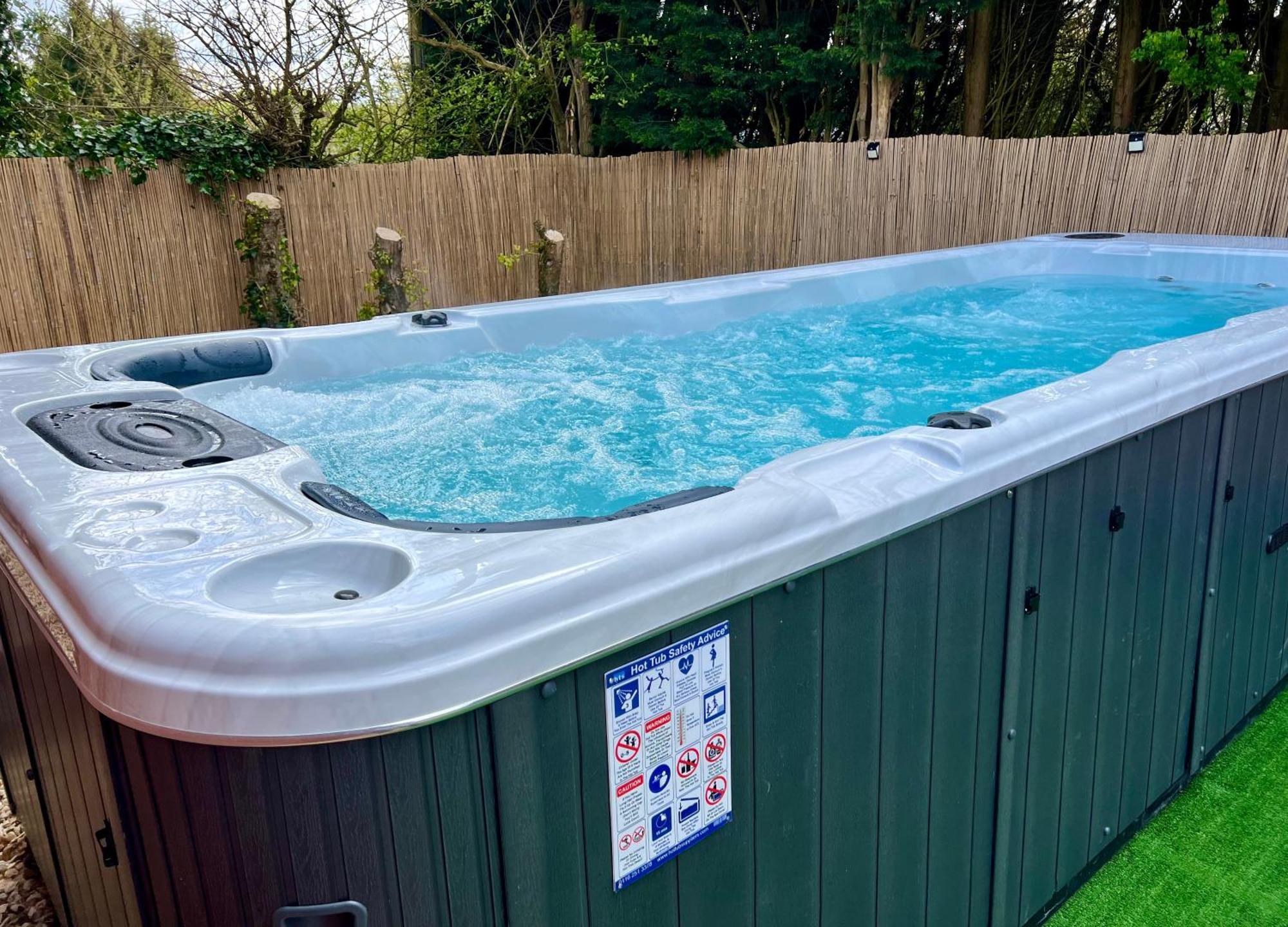 Holiday home Stratford-upon-avon 4br Family Mansion On 1 Acre With Pool, Gym & Bbq!