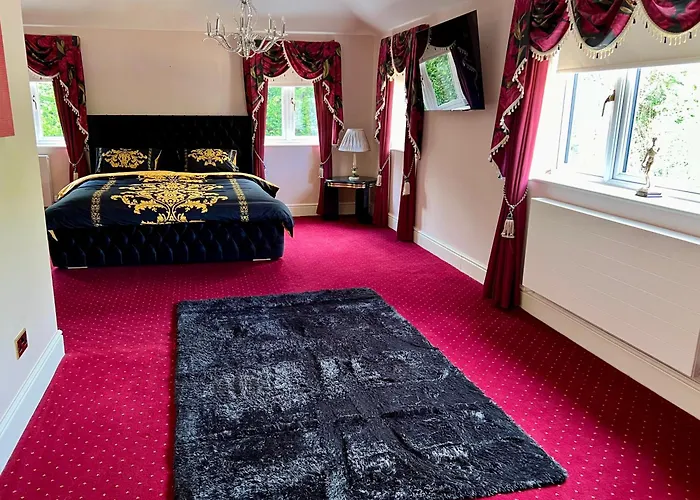 Stratford-Upon-Avon 4Br Family Mansion On 1 Acre With Pool, Gym & Bbq!