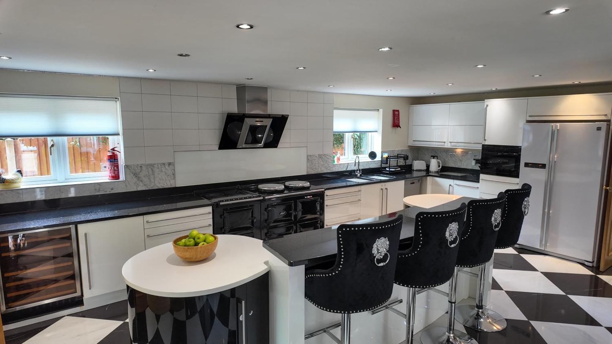 Holiday home Stratford-upon-avon 4br Family Mansion On 1 Acre With Pool, Gym & Bbq! *